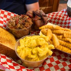 Smok'n Pig BBQ - Smok'n Pig Combo Platter
