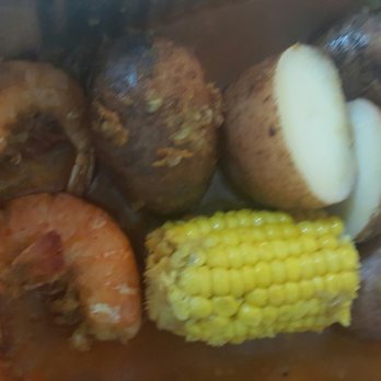 LA Cajun Crawfish - Shrimp, corn, and potatoes - Cajun/Creole Near Me - Houston, Texas LA Cajun Crawfish - Shrimp, corn, and potatoes - Cajun/Creole Near Me - Houston, Texas