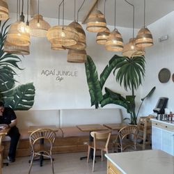 Acai Jungle Cafe - Inside is spacious and very clean