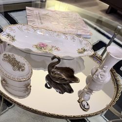 Remix Market - Vanity tray and cameo from Remix