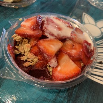 Palm Berries - Very Berry Base Create Your Own Bowl with Strawberries, white Chocolate and Granola - Acai Bowls Near Me - Denver, North Carolina Palm Berries - Very Berry Base Create Your Own Bowl with Strawberries, white Chocolate and Granola - Acai Bowls Near Me - Denver, North Carolina