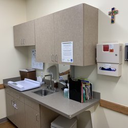 The Children's Hospital of San Antonio Primary Care - Stone Oak - Patient room