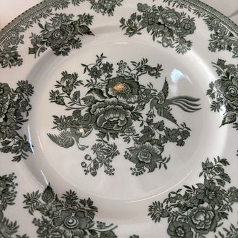 Monarch & Lion - Starter plate on the table when you arrive - British Near Me - Chicago, Illinois Monarch & Lion - Starter plate on the table when you arrive - British Near Me - Chicago, Illinois