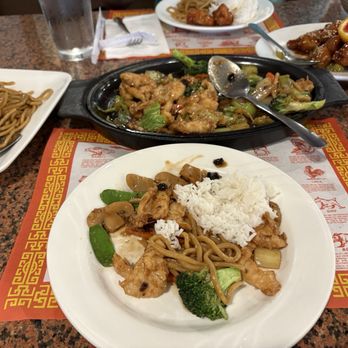 Chopsticks Inn Restaurant - Sizzling chicken - Thai Near Me - La Mesa, California Chopsticks Inn Restaurant - Sizzling chicken - Thai Near Me - La Mesa, California