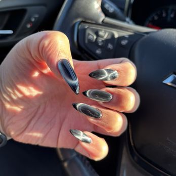 Nail Bar - Mountain View - Cat eye polish - Nail Salons Near Me - Mountain View, California