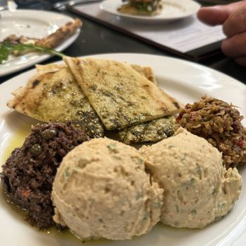 Los Olivos Cafe - Grilled Za'atar Flatbread - New American Near Me - Los Olivos, California Los Olivos Cafe - Grilled Za'atar Flatbread - New American Near Me - Los Olivos, California