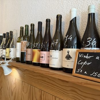 Pigmeu - Wines by the bottle (prices in white wax stencil) - Portuguese Near Me - Lisbon, 11