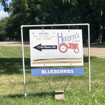 Hazen's Farm - Sign at the main road entrance - Farmers Market Near Me - Howell, Michigan