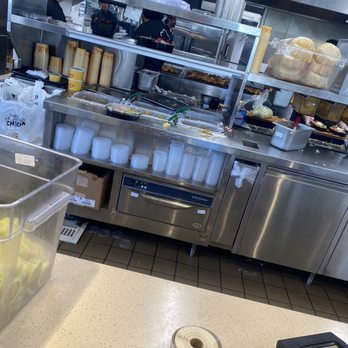 El Pollo Loco - Dirty area, orders waiting while all employees in the back! - Mexican Near Me - El Paso, Texas El Pollo Loco - Dirty area, orders waiting while all employees in the back! - Mexican Near Me - El Paso, Texas