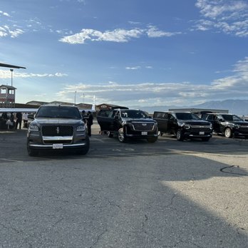 Lux 4 Rides - Private, airports, pick up and drop off - Limos Near Me Lux 4 Rides - Private, airports, pick up and drop off - Limos Near Me