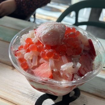 Snowl - Strawberry Snow - Desserts Near Me - Aurora, Colorado