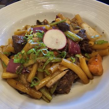 OMELI Kitchen - Macaroni filet mignon - Vietnamese Near Me - Fullerton, California OMELI Kitchen - Macaroni filet mignon - Vietnamese Near Me - Fullerton, California