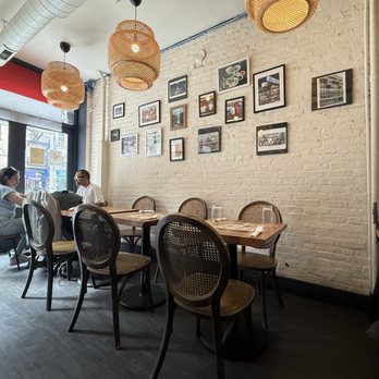 Uncle Ray's - Photo 5: Interior - Singaporean Near Me - New York, New York Uncle Ray's - Photo 5: Interior - Singaporean Near Me - New York, New York