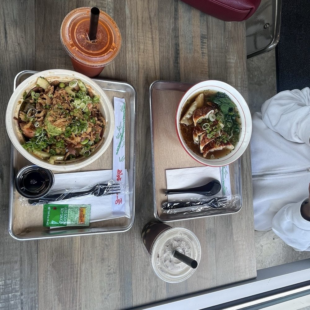 Boru Boru - Thai tea, arnold palmer, dumpling ramen, spicy tuna poke bowl - Sushi Bars Near Me - Tallahassee, Florida Boru Boru - Thai tea, arnold palmer, dumpling ramen, spicy tuna poke bowl - Sushi Bars Near Me - Tallahassee, Florida