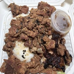 Moku Kaulana Hawaiian Barbecue - Garlic furikake chicken with some bbq chicken
