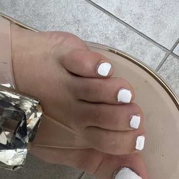 Amazing Nails & Spa - Nail Salons Near Me - Tracy, California