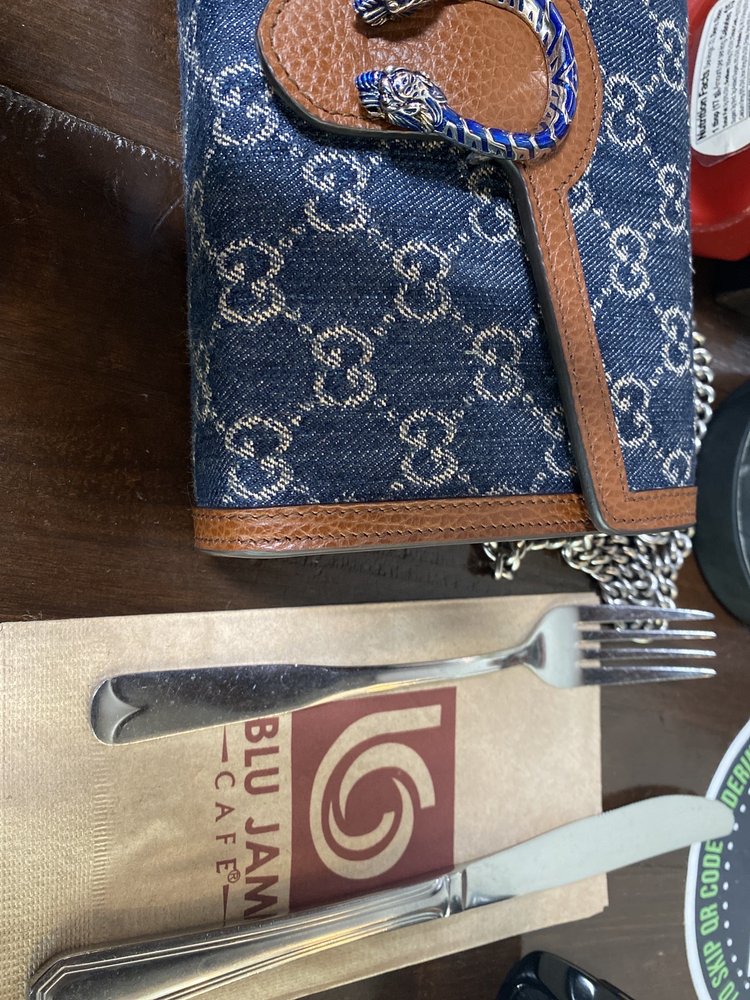 WILSHIRE MAILBOX Updated October 2024 19 Reviews 5042 Wilshire Blvd, Los Angeles