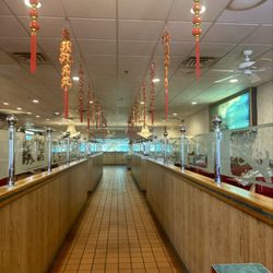 Main Moon Chinese Restaurant - Nice and clean enterance.