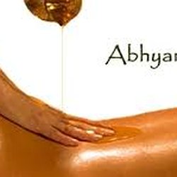 Seva Ayurveda - Abhyanga is a cleansing therapeutic massage focusing on relaxing the nervous system and aiding the body's lymphatic system to remove toxins