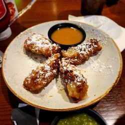 Taco Mac - Kronut sort of like a beignet ad our server described....
