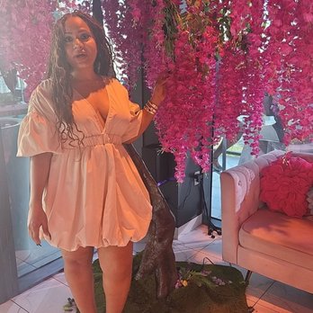 Rosa Sky - Lots of photo ops - Lounges Near Me - Miami, Florida Rosa Sky - Lots of photo ops - Lounges Near Me - Miami, Florida