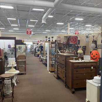 Medina Antique Mall - Antiques Near Me - Medina, Ohio Medina Antique Mall - Antiques Near Me - Medina, Ohio