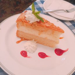 Bee Sting Cake