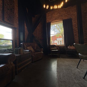 Morgan's Mill - Indoor seating area - Coffee & Tea Near Me - Woodland, California Morgan's Mill - Indoor seating area - Coffee & Tea Near Me - Woodland, California