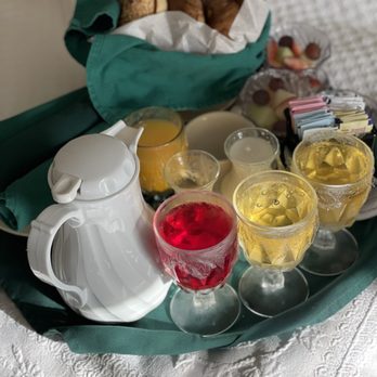 Kings Courtyard Inn - Breakfast delivered to the room - Hotels Near Me - Charleston, South Carolina