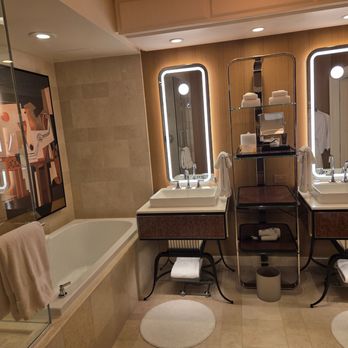 Wynn - Crazy bathroom with a separate toilet room - Hotels Near Me - Las Vegas, Nevada Wynn - Crazy bathroom with a separate toilet room - Hotels Near Me - Las Vegas, Nevada