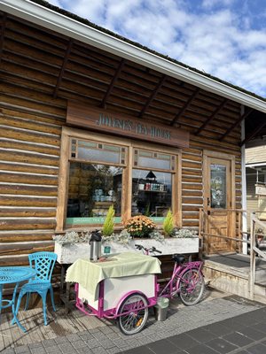 Jolene's Tea House by null