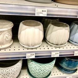 B's Ace Hardware - Some of the many nice pots they carry
