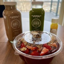 The Pittsburgh Juice Co - Witch's Brew Ginger Shot Berry Smoothie Bowl