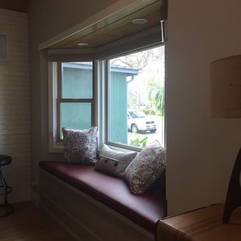 Carlson's Upholstery - Window seat cushion. - Furniture Reupholstery Near Me - Paramount, California Carlson's Upholstery - Window seat cushion. - Furniture Reupholstery Near Me - Paramount, California