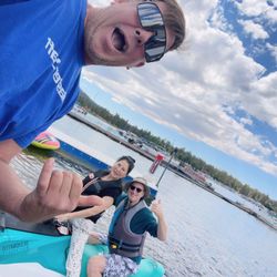 Designated Wakesports - Cool dock hand - guy is a crack-up!