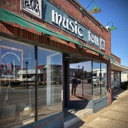 Music Folk - Charming storefront from street view