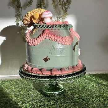 Dropout Bakery & Co - Almond flavored dome cake with meringue mushrooms and fresh flowers. - Custom Cakes Near Me - Mobile, Alabama