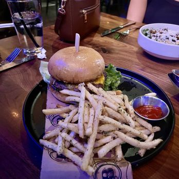 Batch - Brisket & Short Rib Burger - American Near Me - Miami, Florida