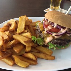Burger Teufel - Mittagsmenü mit Cheeseburger, hausgemachtes Ketchup und Apfelschorle für 9,90€