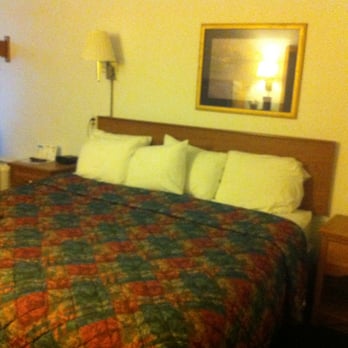 Super 8 by Wyndham Burlington - Room 101 - Hotels Near Me - Burlington, Iowa Super 8 by Wyndham Burlington - Room 101 - Hotels Near Me - Burlington, Iowa