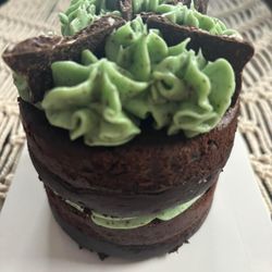 Chunk Glu-TN Free Cakes - Chunk Chocolatey Thin Mint Cake