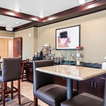 Cobblestone Inn & Suites - Yuma - Breakfast and Lounge Seating - Hotels Near Me - Yuma, Colorado Cobblestone Inn & Suites - Yuma - Breakfast and Lounge Seating - Hotels Near Me - Yuma, Colorado