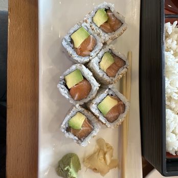 Misato - Salmon & avocado roll - Japanese Near Me - London, XGL Misato - Salmon & avocado roll - Japanese Near Me - London, XGL