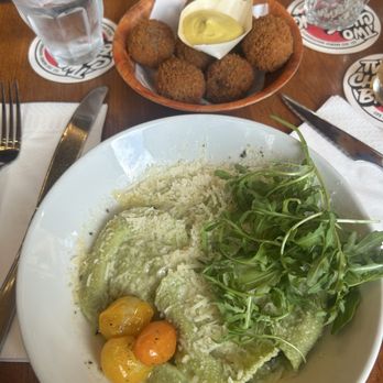 Café van Zuylen - Spinace ravioli - Coffee & Tea Near Me - Amsterdam, New Hampshire Café van Zuylen - Spinace ravioli - Coffee & Tea Near Me - Amsterdam, New Hampshire