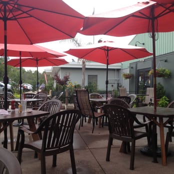 Saugatuck Brewing Co - Nice outdoor seating! - Brewpubs Near Me - Douglas, Michigan