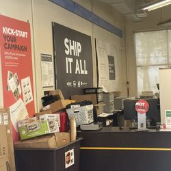 Staples - Service counter