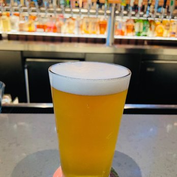 BJ's Restaurant & Brewhouse - Samuel Adams Summer Ale - Breweries Near Me - Lutz, Florida