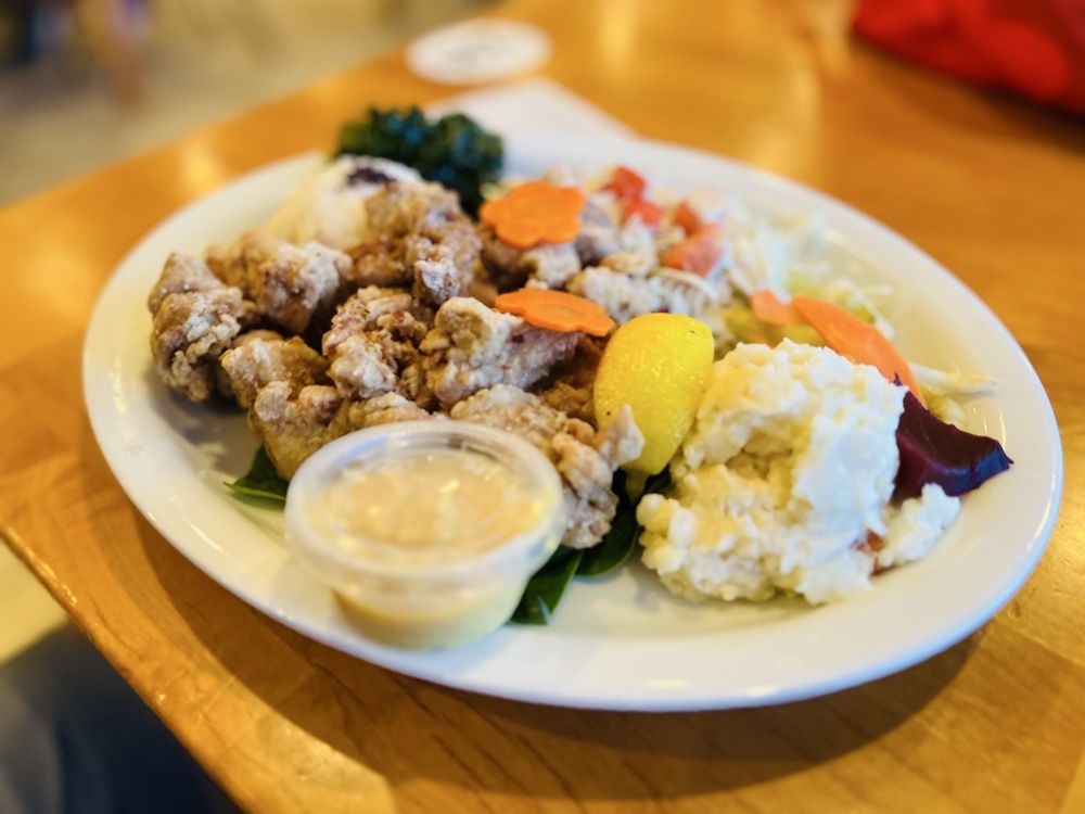 Food from Dell's Kitchen and Bakery