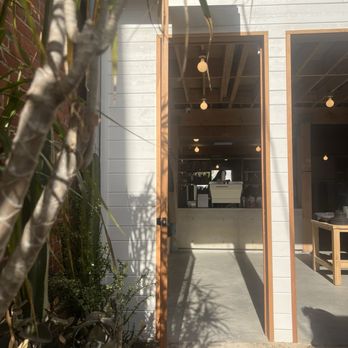 Fast Times - Entry (in the back) - Coffee & Tea Near Me - Venice, California