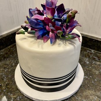 Freed's Bakery - Small anniversary cake. - Bakeries Near Me - Las Vegas, Nevada Freed's Bakery - Small anniversary cake. - Bakeries Near Me - Las Vegas, Nevada